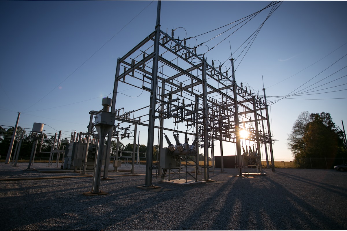 Nettinfrastruktur ved transformatorstasjon, foto av American Public Power Association